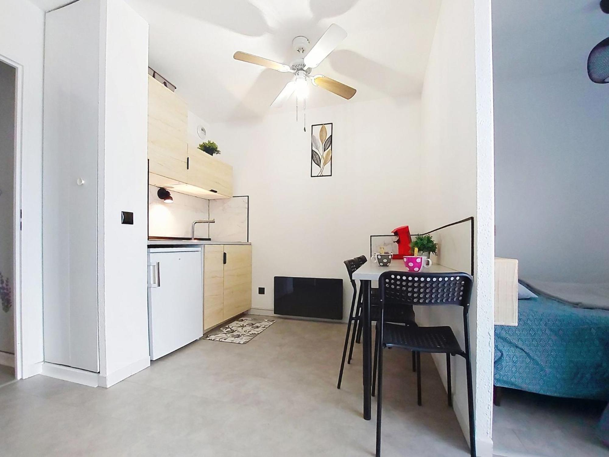 Apartment Les Flamants Roses-5 By Interhome ลา กร็องเดอ-ม็อต ภายนอก รูปภาพ